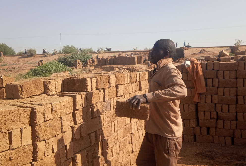 Interdiction de fabrication de briques : le gouvernement prend des mesures d’accompagnement