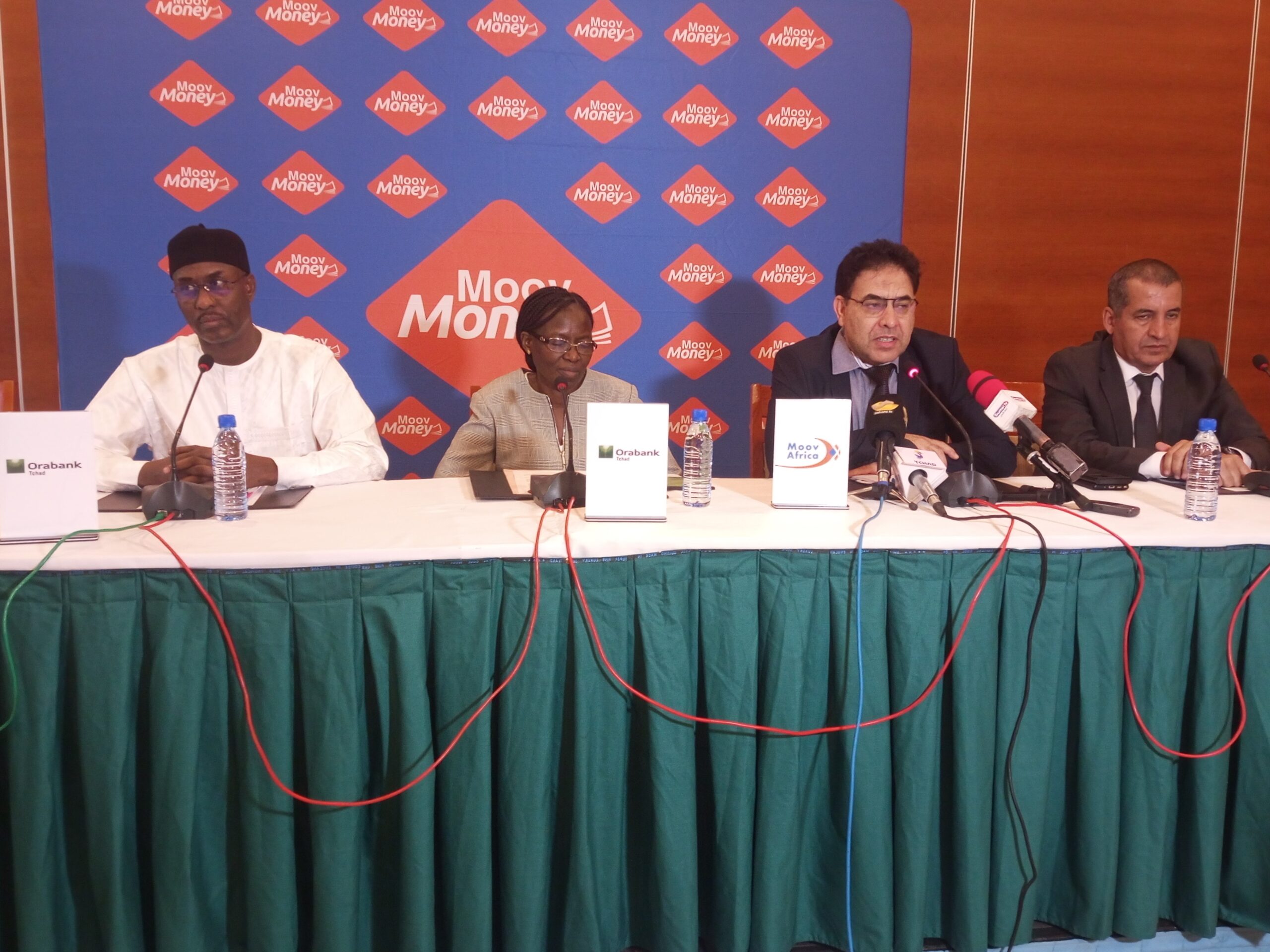 Tchad : Orabank et Moov Africa lancent le service « Banque fi téléphone »