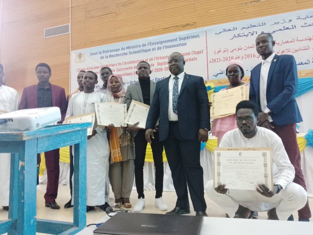 Les diplômés tchadiens de l’Ecole africaine des métiers, de l’architecture et de l’urbanisme reçoivent leurs parchemins