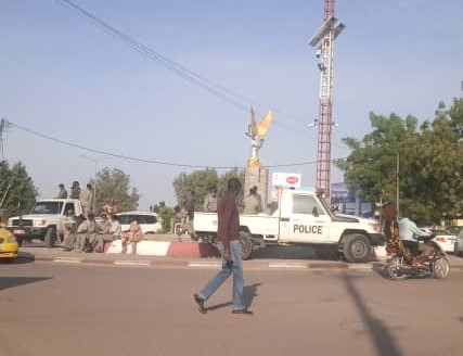 Un jeune tué par balle à N’Djamena, la famille du tireur refuse de le livrer à la Police