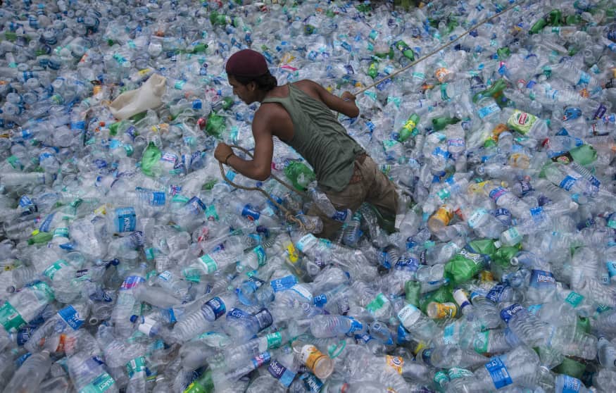 Société : l’utilisation des bouteilles recyclées n’est pas sans risque pour la santé
