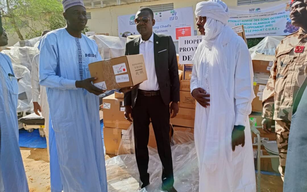 Tchad : la Banque islamique de développement fait un don d’équipements et de consommables médicaux au ministère de la Santé
