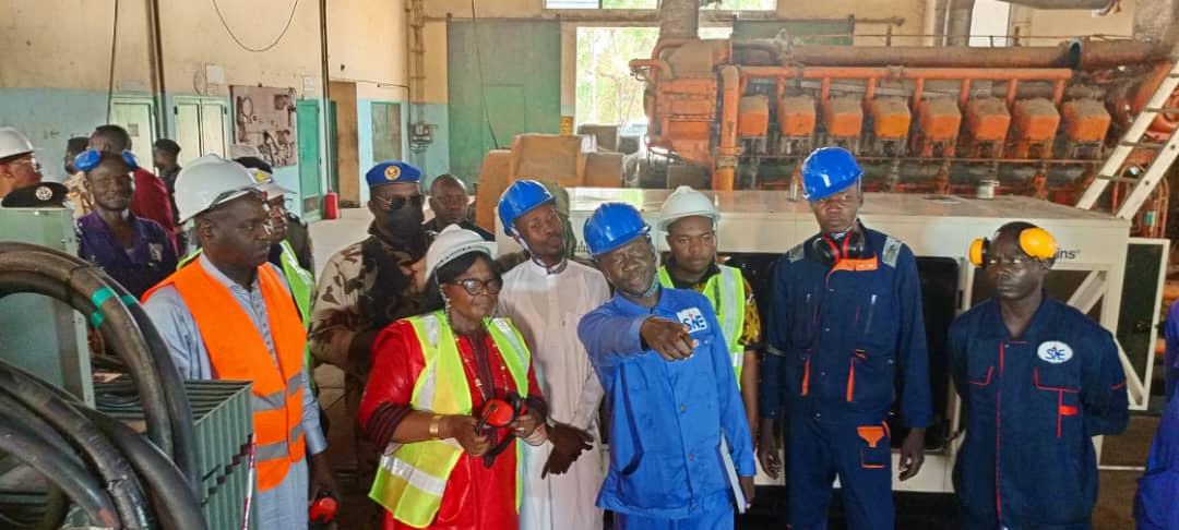 La ministre de l’Energie inspecte la centrale électrique de Sarh