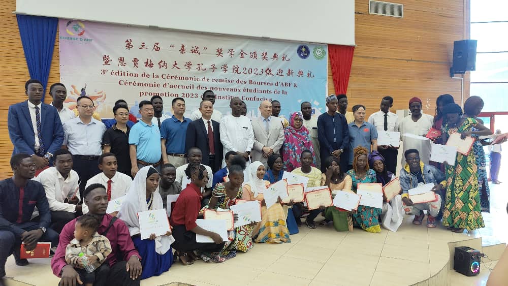 30 étudiants de l’Institut Confucius de l’Université de N’Djamena bénéficient des bourses d’affinité et de bonne foi