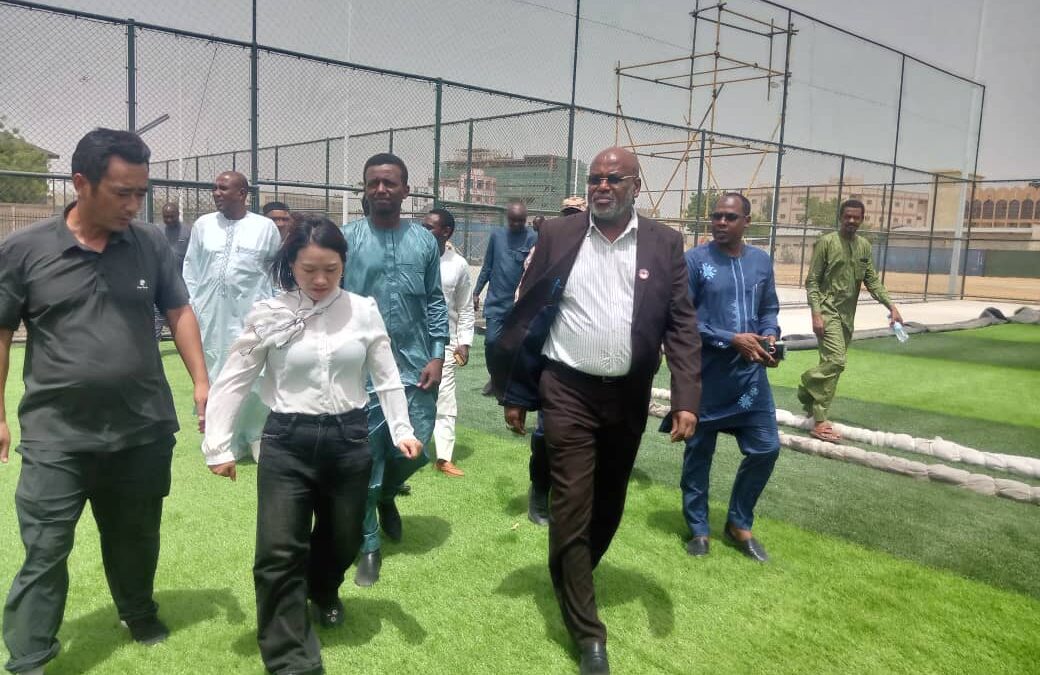 Tchad : le ministre de l’Aménagement du territoire constate l’avancement des travaux de construction du complexe sportif dans le 6e arrondissement de N’Djamena