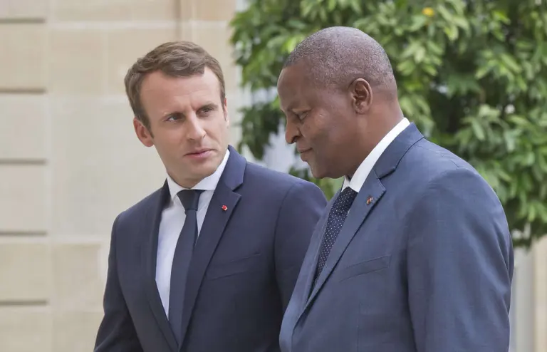 Rencontre entre Emmanuel Macron et Faustin-Archange Touadera à Libreville